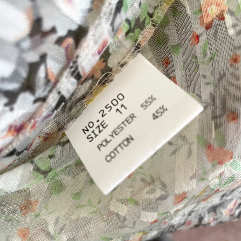 Sheer Floral Ruffle Blouse Button‎ Up Sz Large Cottage Romantic Feminine - Picture 8 of 9